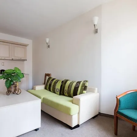 شقة ★apartment W Kitchen&balcony Pool View ★qw★ *