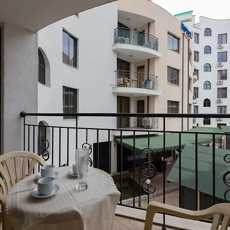 شقة ★apartment W Kitchen&balcony Pool View ★qw★ ساني بيتش