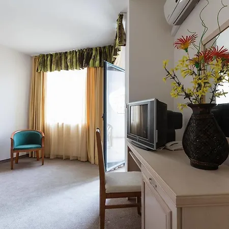 شقة ★apartment W Kitchen&balcony Pool View ★qw★