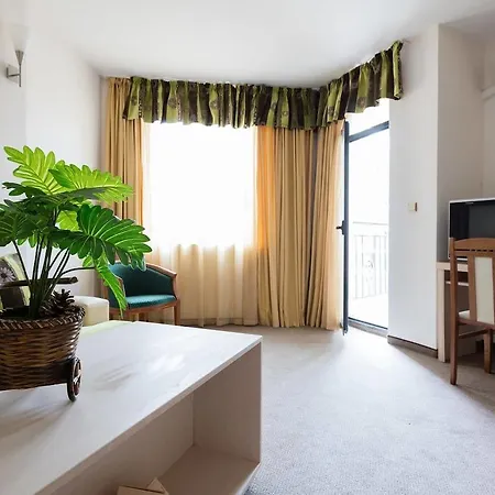 ★apartment W Kitchen&balcony Pool View ★qw★